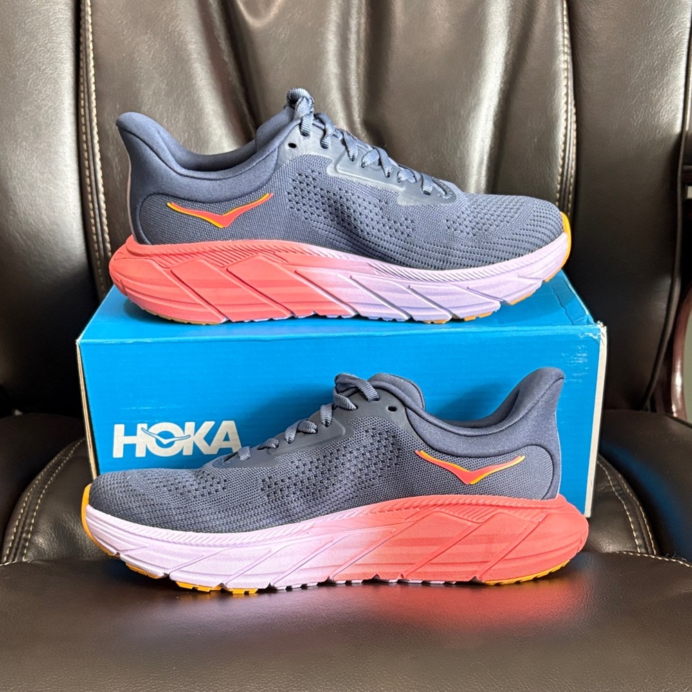 Hoka Women’s Arahi 7 Sneakers In Nautical Dusk/ Varsity Navy , Size 6.5B